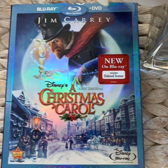 CHRISTMAS MOVIES. - Picture 2 of 5